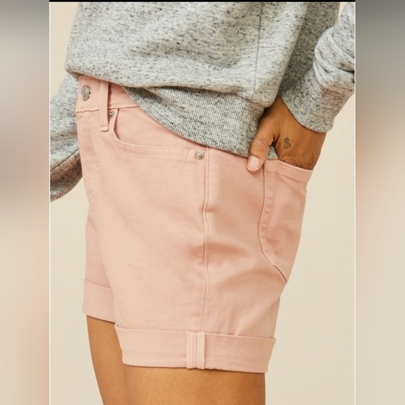 Free Assembly Blush Pink Rolled Cuff Jean Shorts Size 8 - Picture 4 of 16